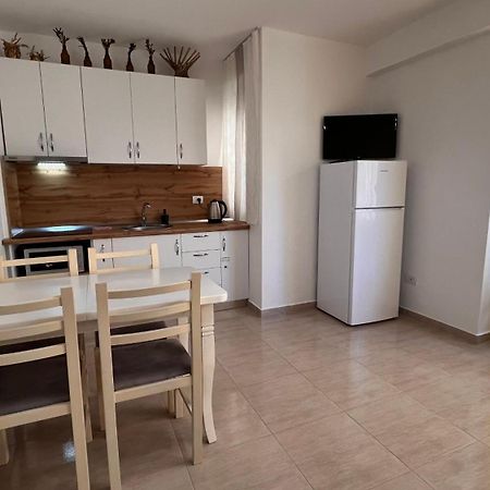 Mire Apartment Durrës Exteriör bild
